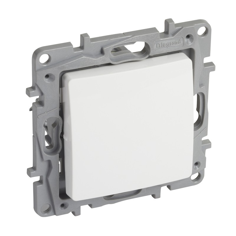 Переключатель одноклавишный перекрестный Etika, белый